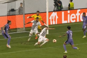 华体会网址-利物浦战平多特蒙德，萨拉赫补时绝平欧联杯的简单介绍