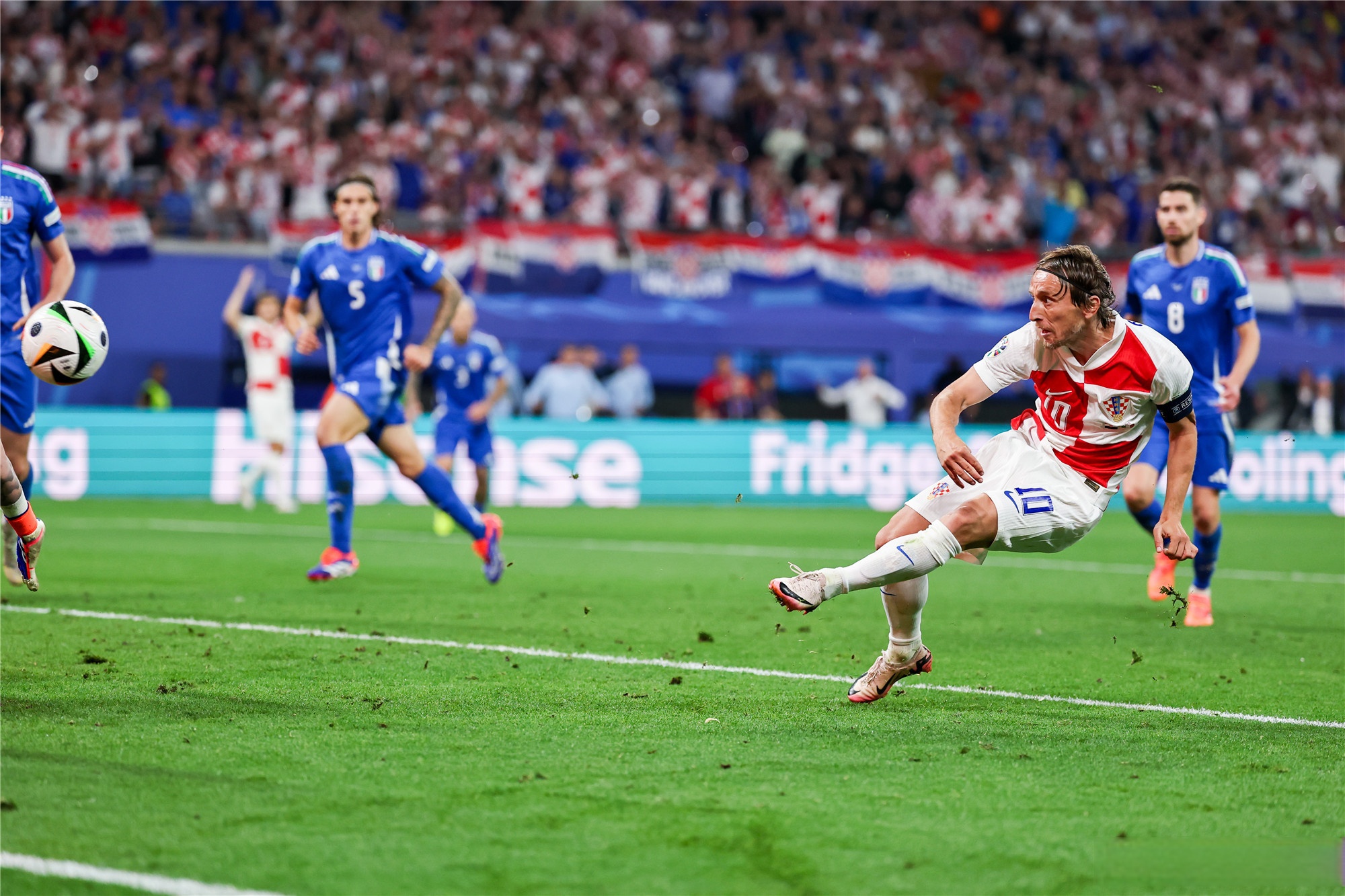 华体会登录-利物浦轻取多特蒙德,莫德里奇补时绝平世界杯的简单介绍 第2张 华体会登录-利物浦轻取多特蒙德,莫德里奇补时绝平世界杯的简单介绍 第2张